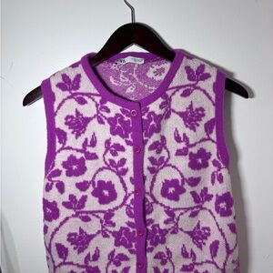 Zara Floral Jacquard Knit Vest in mauve and white Size medium
